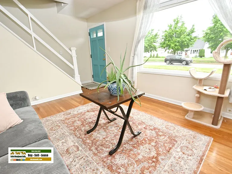 2320 Milburn Blvd — Photo 3