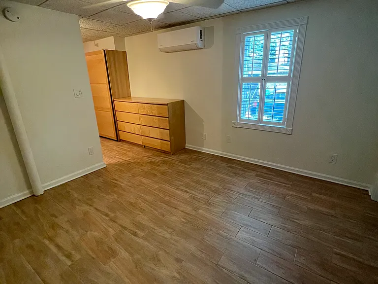 588 Wimbledon Rd NE — Photo 13