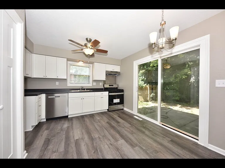 6930 W Mill Rd — Photo 7