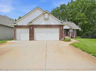 2553 N Hazelwood St, Wichita, KS 67205