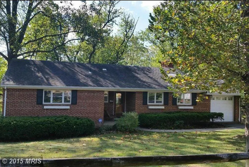 3 bed, 2338 sqft, $5,400 — Photo 2