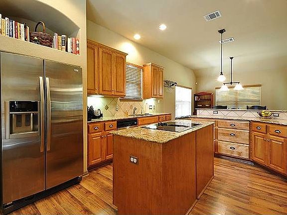3rd image of 240 Honeycomb Cir