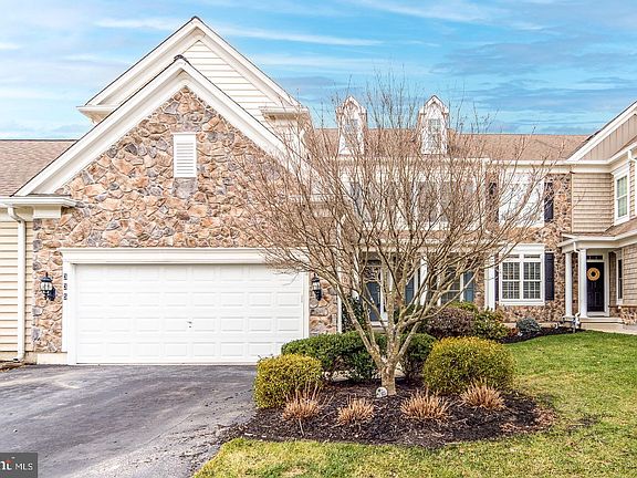 2nd image of 335 S Caldwell Cir