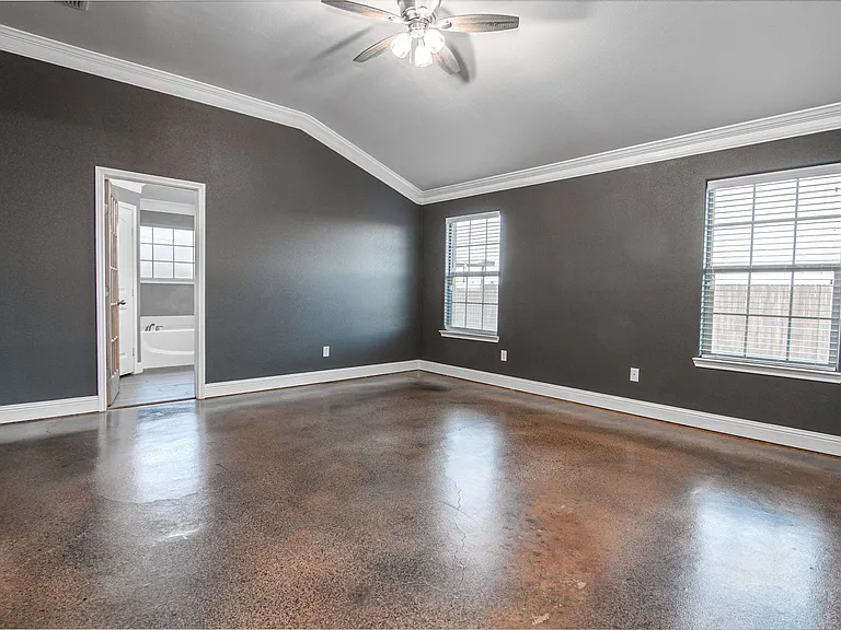 5705 Champions Dr — Photo 9