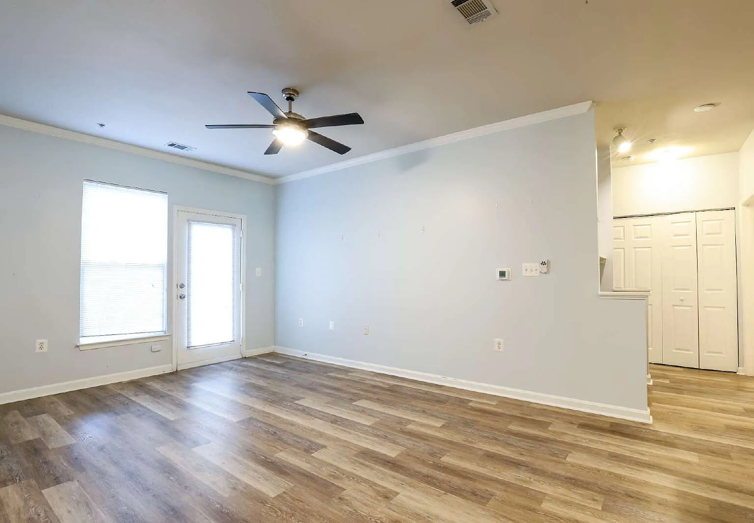 1 bed, 1.0 bath, 754 sqft, $1,875 — Photo 2