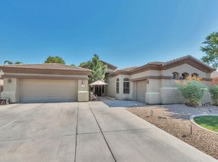 450 E Canyon Creek Ct, Gilbert, AZ 85295