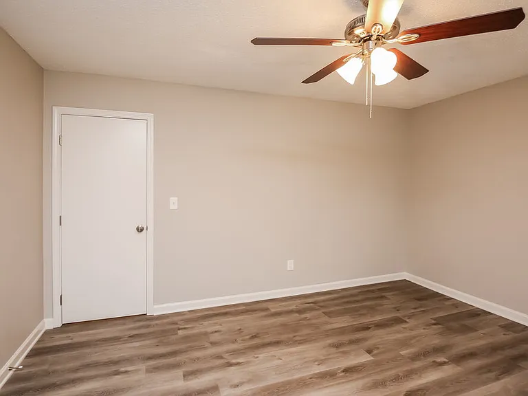 3730 Rhoanoke Ct — Photo 12