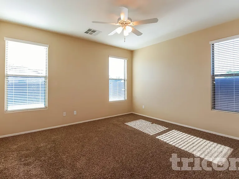 36497 W Barcelona Ln — Photo 9