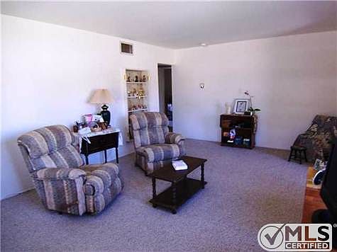 4th image of 2425 Blue Jay Dr