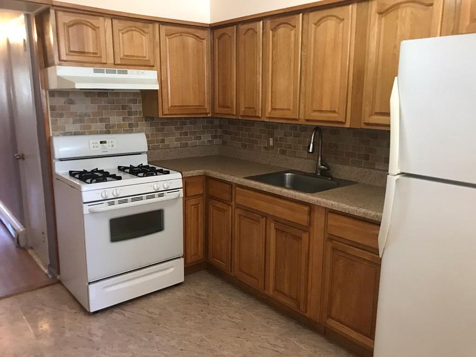 2nd image of 4596 Bedford Ave