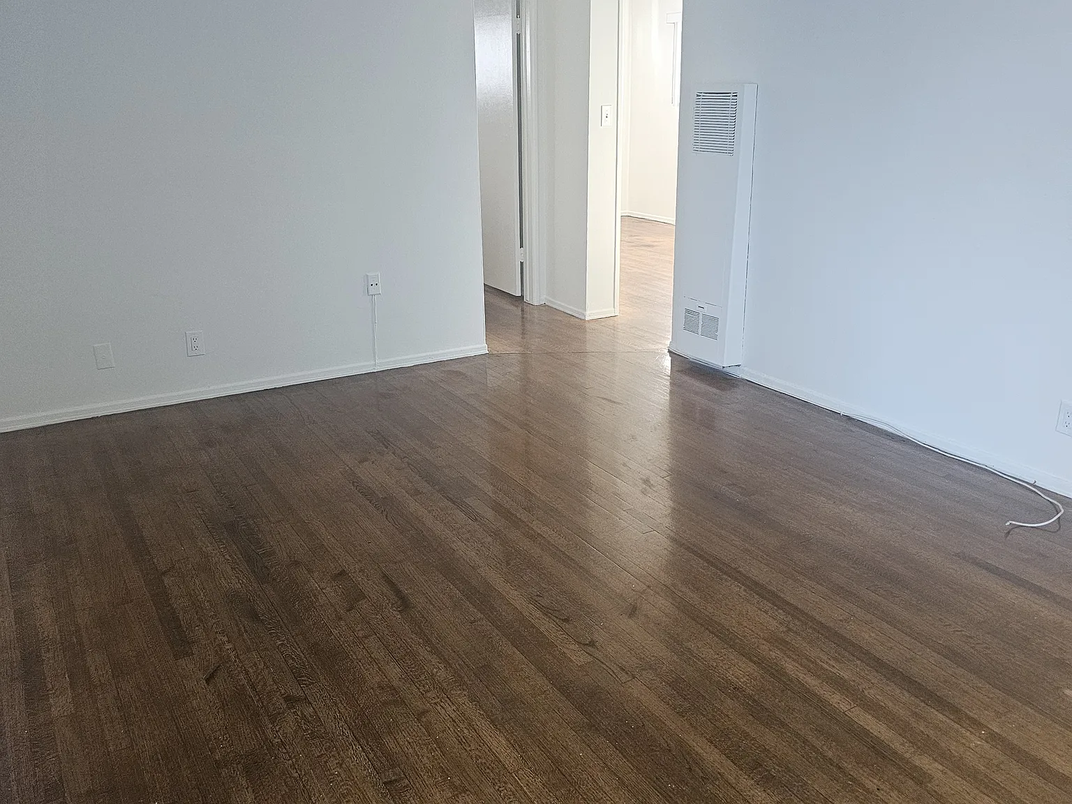 2 bed, 900 sqft, $2,450 — Photo 2