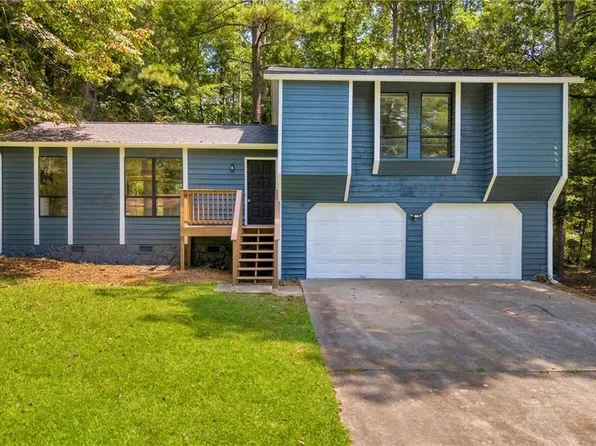 3346 Deshong Dr, Stone Mountain, GA 30087