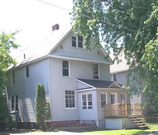 2nd image of 606 E Spruce St