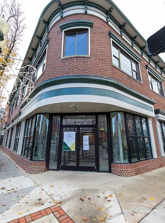 1st image of 101 S Queen St #117