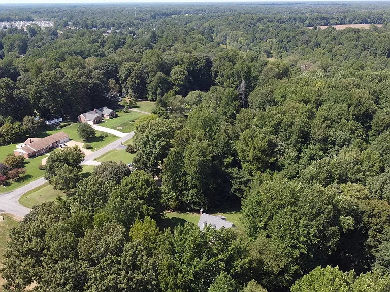 9395 Blacksmith Dr — Photo 38