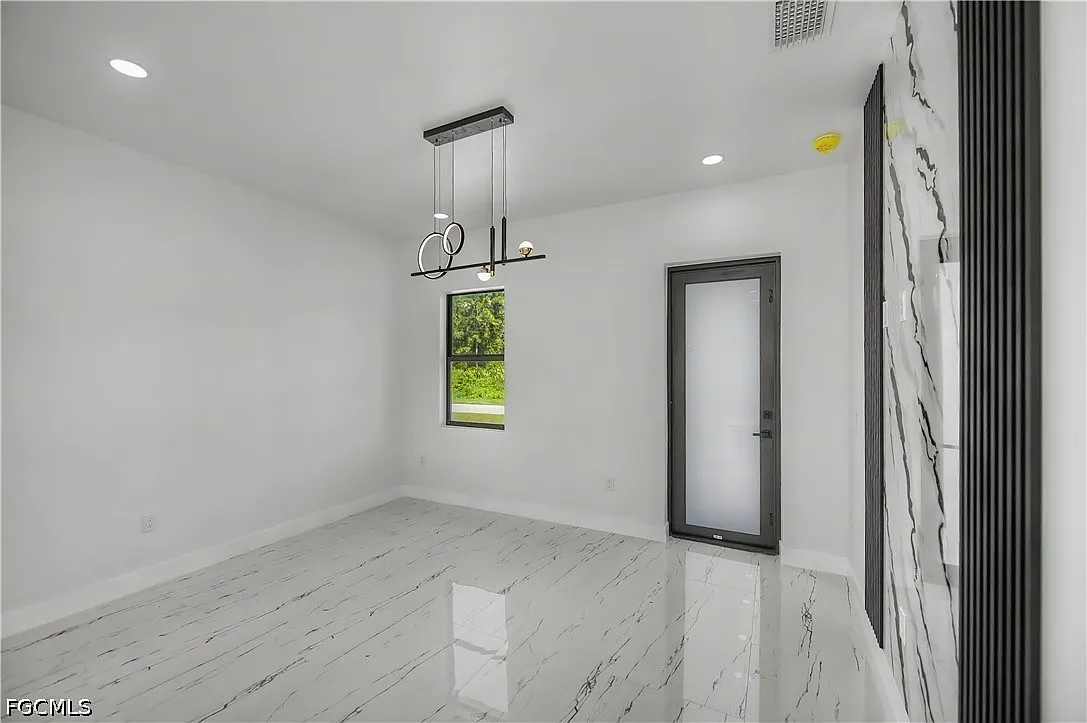 3 bed, 3.0 bath, 1061 sqft, $1,850 — Photo 4