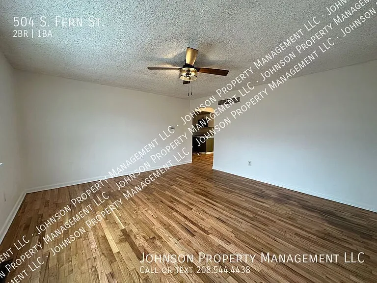 504 S Fern St — Photo 8