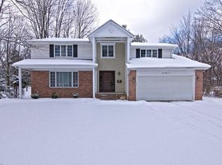 1036 Linden Ln, Lyndhurst, OH