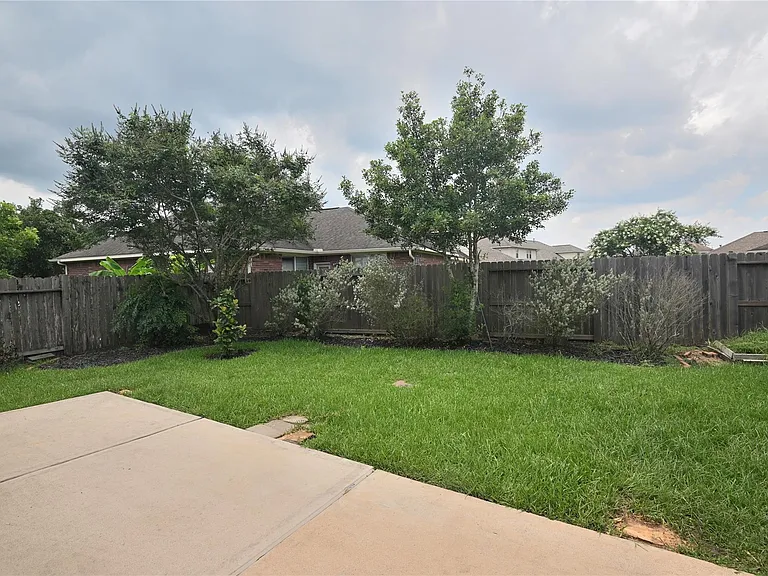 13607 Manor Crest Ln — Photo 25