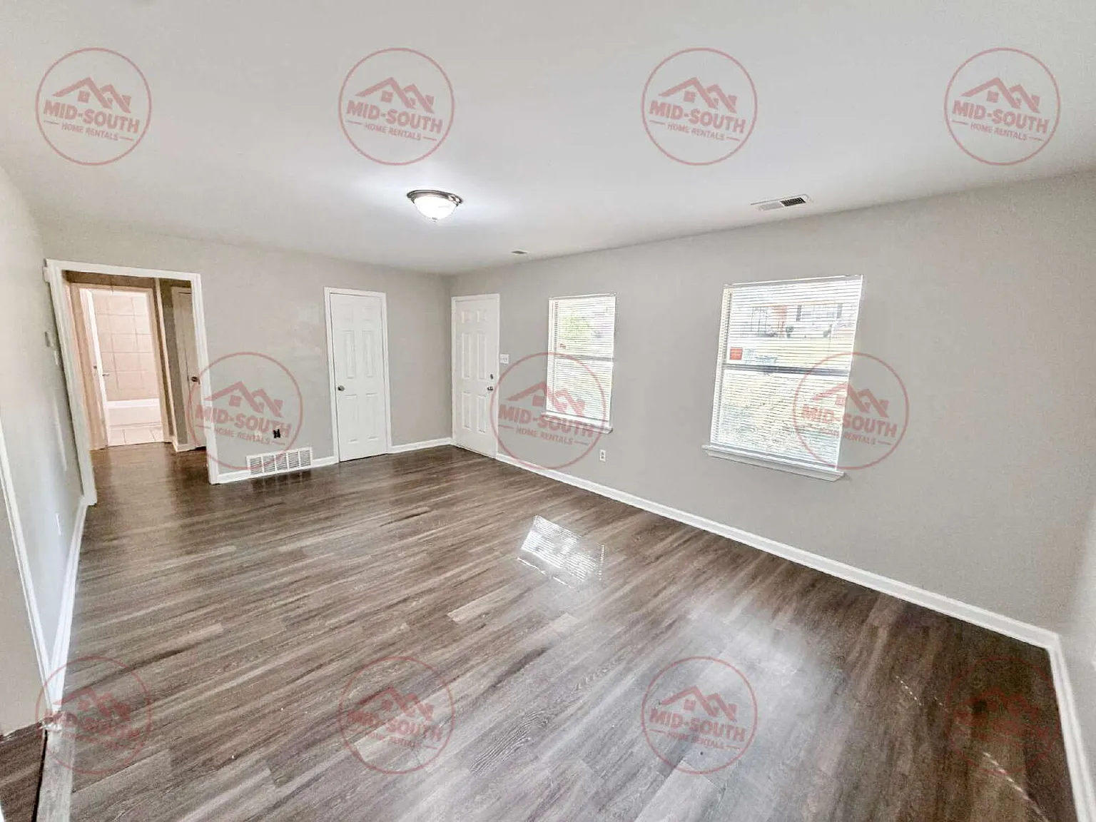 3 bed, 1.0 bath, 1307 sqft, $950 — Photo 4