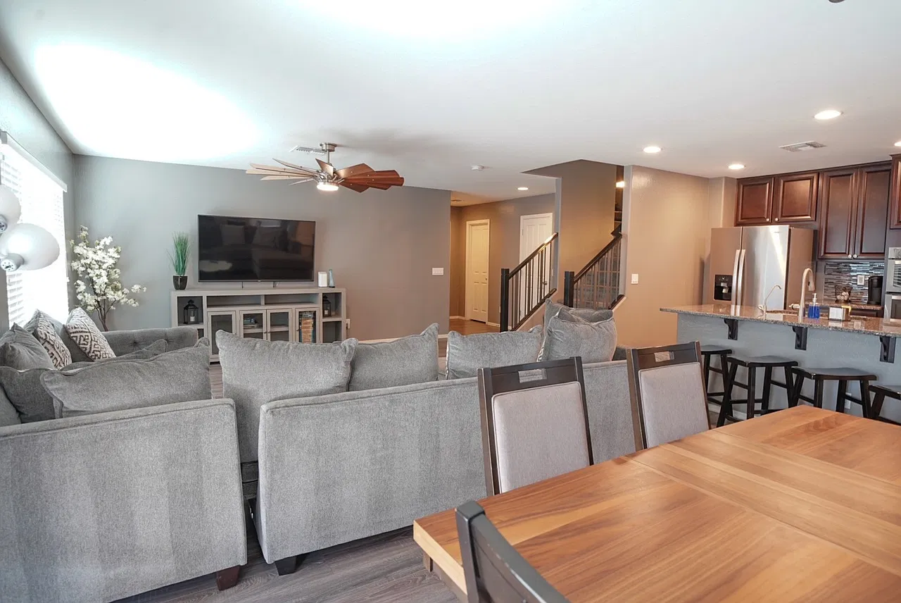 896 South Pheasant Drive - 1 — Photo 3