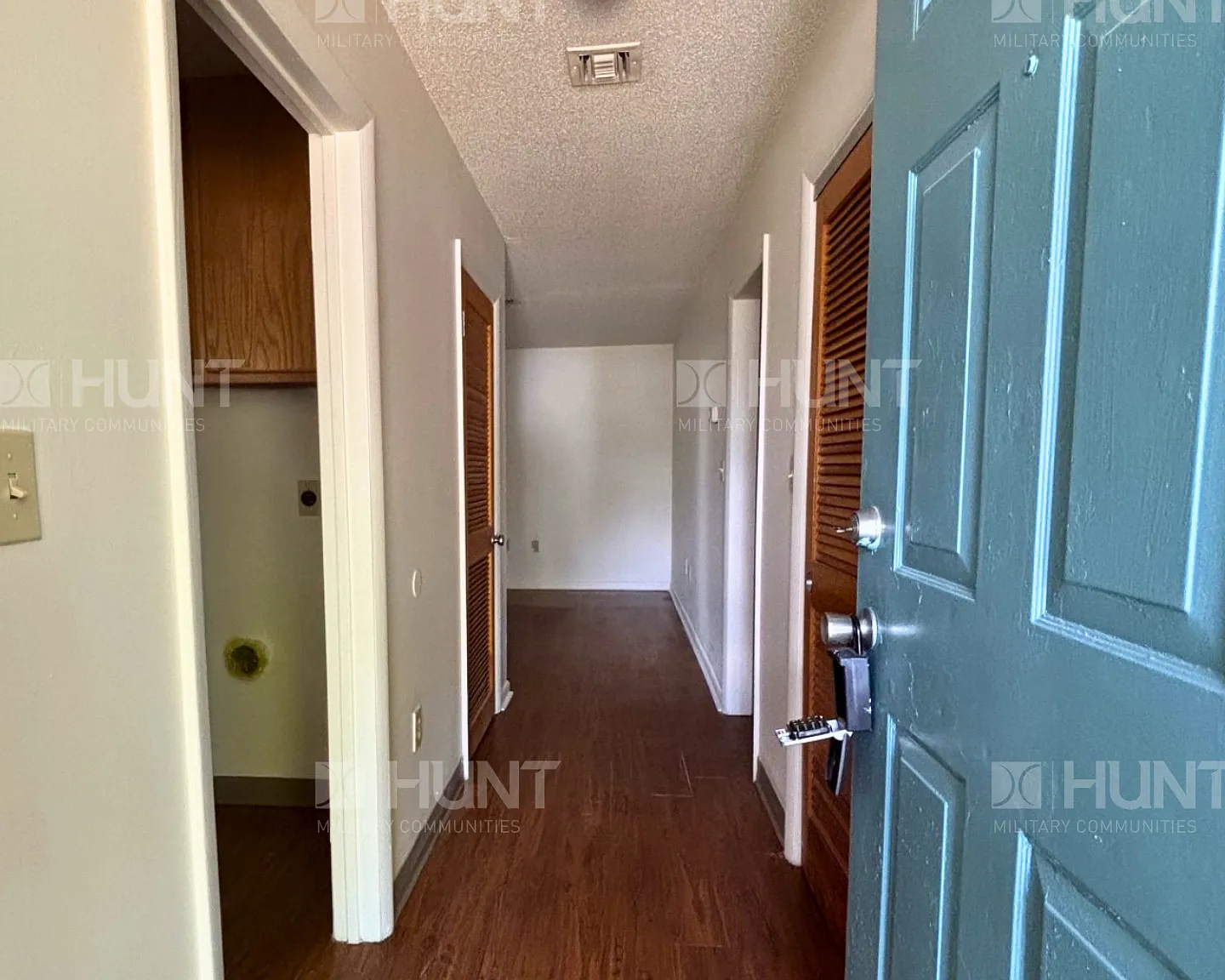3 bed, 1.5 bath, 1301 sqft, $1,650 — Photo 2