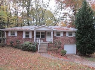 2227 Plantation Dr, East Pt, GA 30344