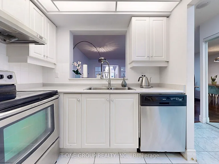 5418 Yonge St #511 — Photo 11