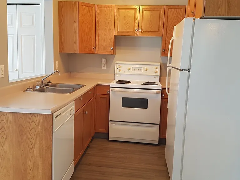 10222A 106th Ave #10222B — Photo 4
