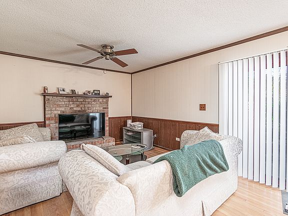3rd image of 805 Archer Dr