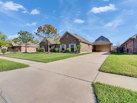 2nd image of 6827 Davy Crockett Dr