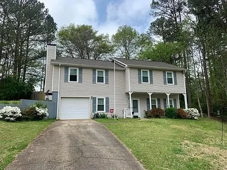 450 Karl Ct SW — Photo 9