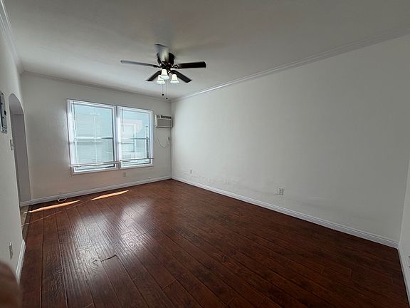 2nd image of 1823-1827 Garfield Pl #121