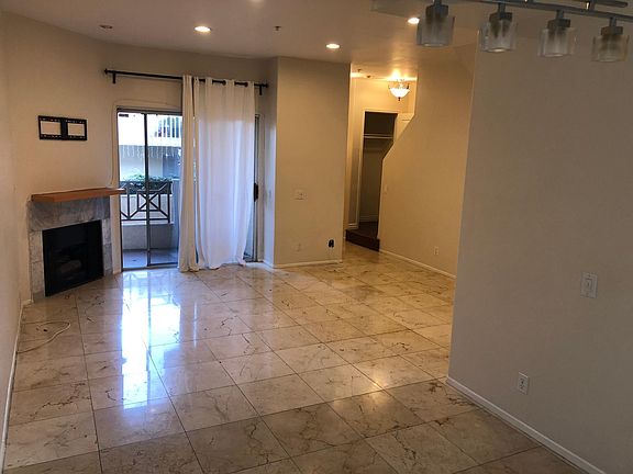 4th image of 377 Avocado St APT D