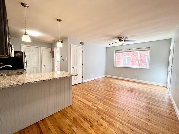 3rd image of 4243 Tholozan Ave #3