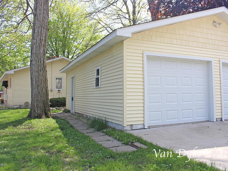1st image of 12797 Valley Dr
