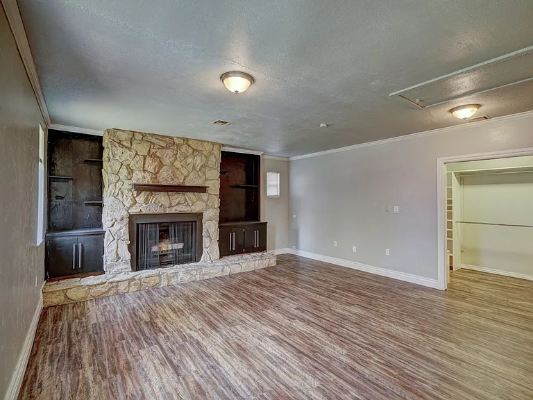 1401 Hampton Dr — Photo 17