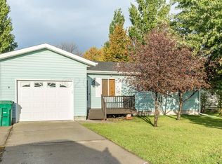 405 3rd St E, Horace, ND 58047