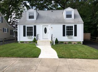 98 Eddington St, Pawtucket, RI 02861