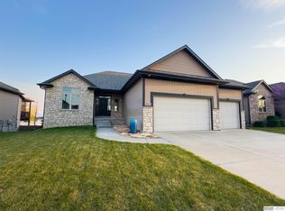 2831 Shadowbrook Dr, Lincoln, NE 68516
