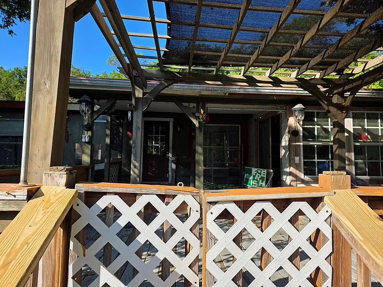 1723 Scott Rd — Photo 1