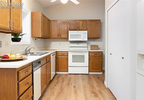 4th image of 4533 Winewood Village Dr