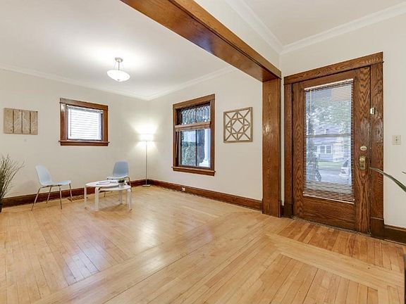 2nd image of 3825 35th Ave S