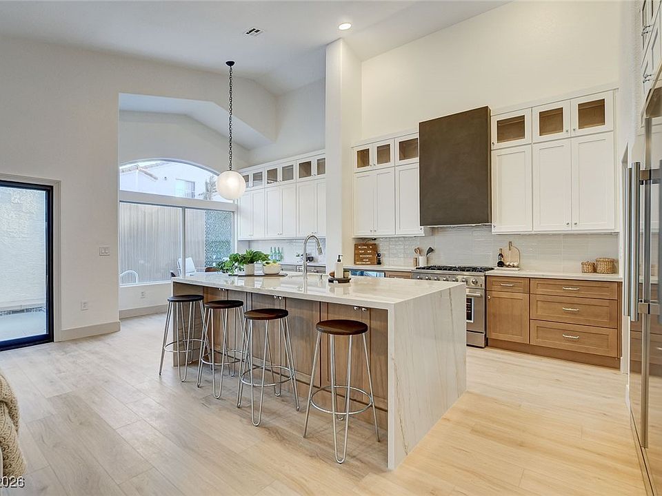 1st image of 8113 Sunset Cove Dr
