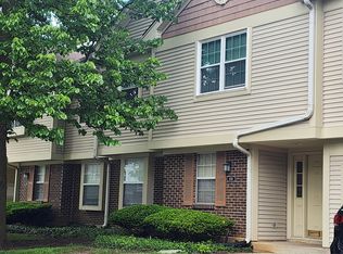 1251 Bradwell Ln APT B, Mundelein, IL 60060