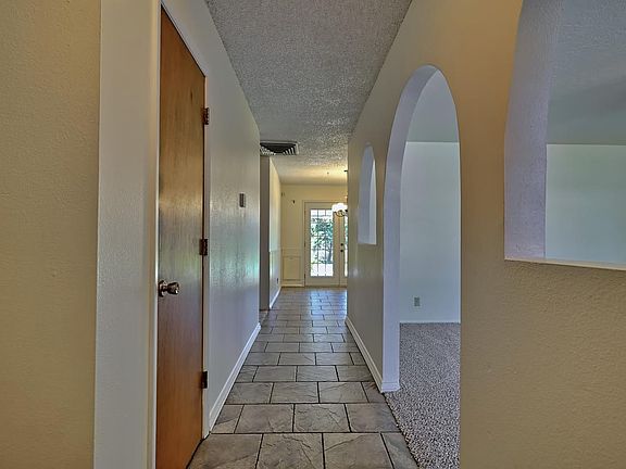 4th image of 6300 Jo Ann Pl NE