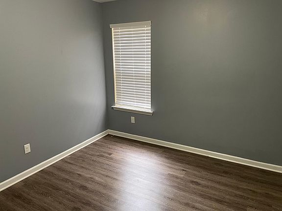 3rd image of 5631 Sycamore Woods Dr