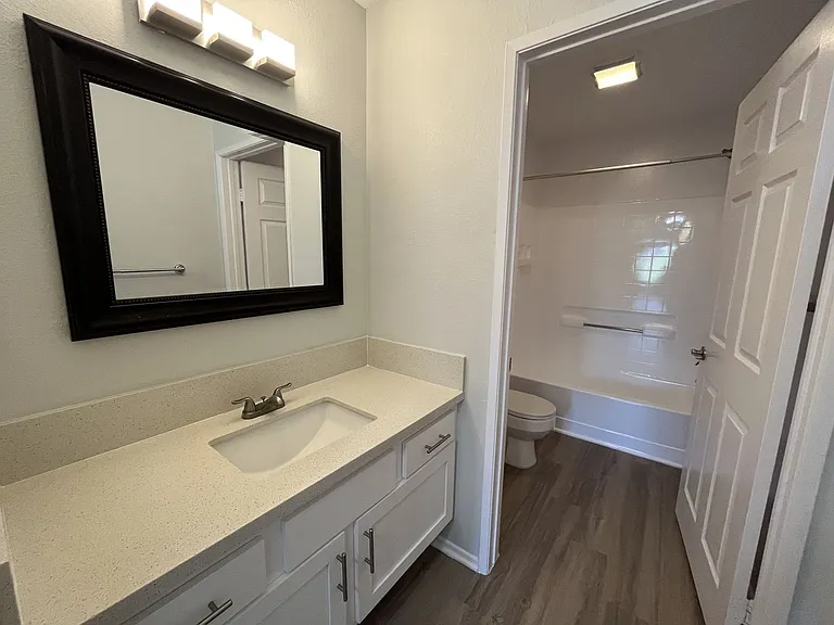 5235 Kester Ave — Photo 57