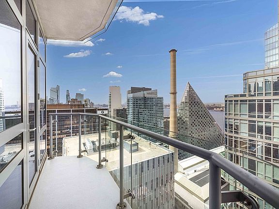 5th image of 555 W 59th St APT 32B