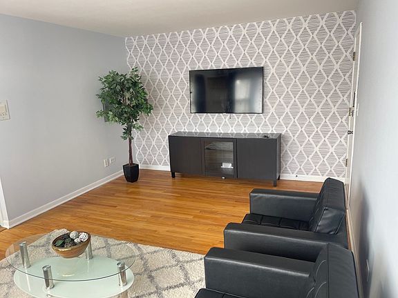 4th image of 426 N Harvey Ave APT 2SW